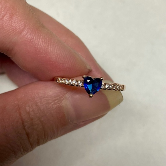 Minimalist blue Heart Rose Gold Ring - Picture 1 of 10